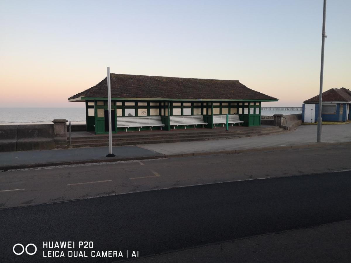 Lovely 2-Bed Caravan In Walton On The Naze Exterior foto